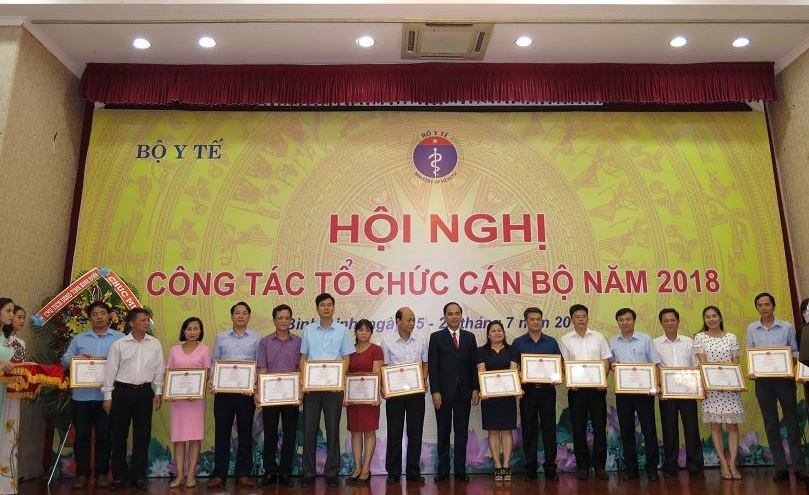 Bộ Y tế khen tặng 28 tập thể và 36 cá nhân có thành tích xuất sắc trong công tác tổ chức cán bộ giai đoạn từ năm 2015-2017
