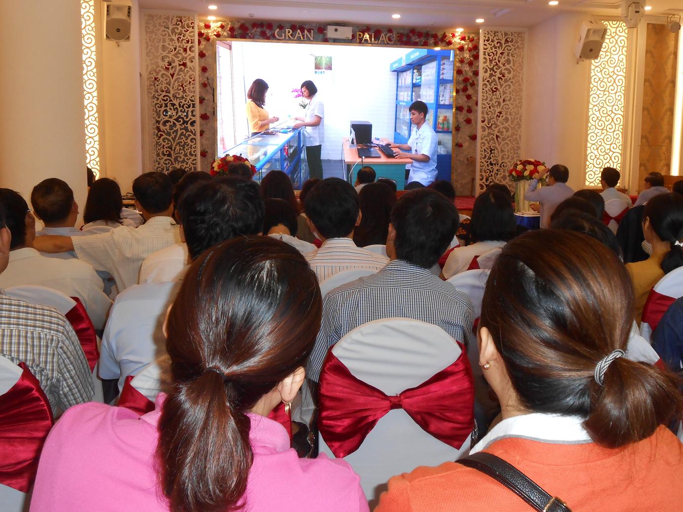 Hinh tin Hoi nghi 3