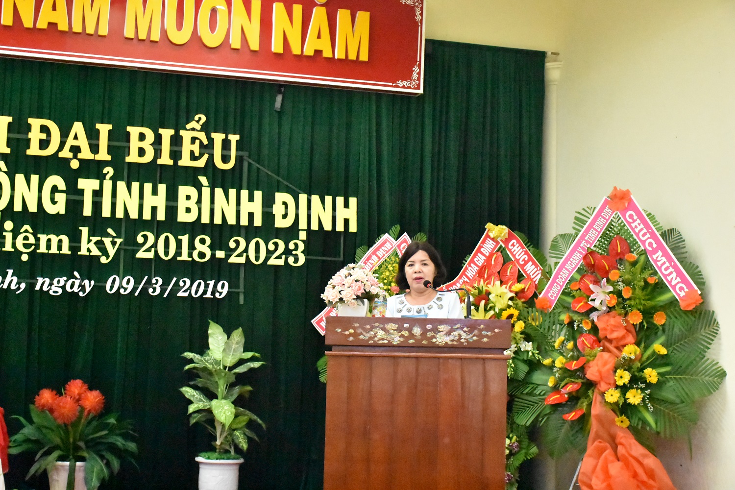 Bà Huỳnh Thị Thu Thủy, Tổng thư ký Hội Liên hiệp các Hội Khoa học và Kỹ thuật tỉnh Bình Định phát biểu tại Đại hội.