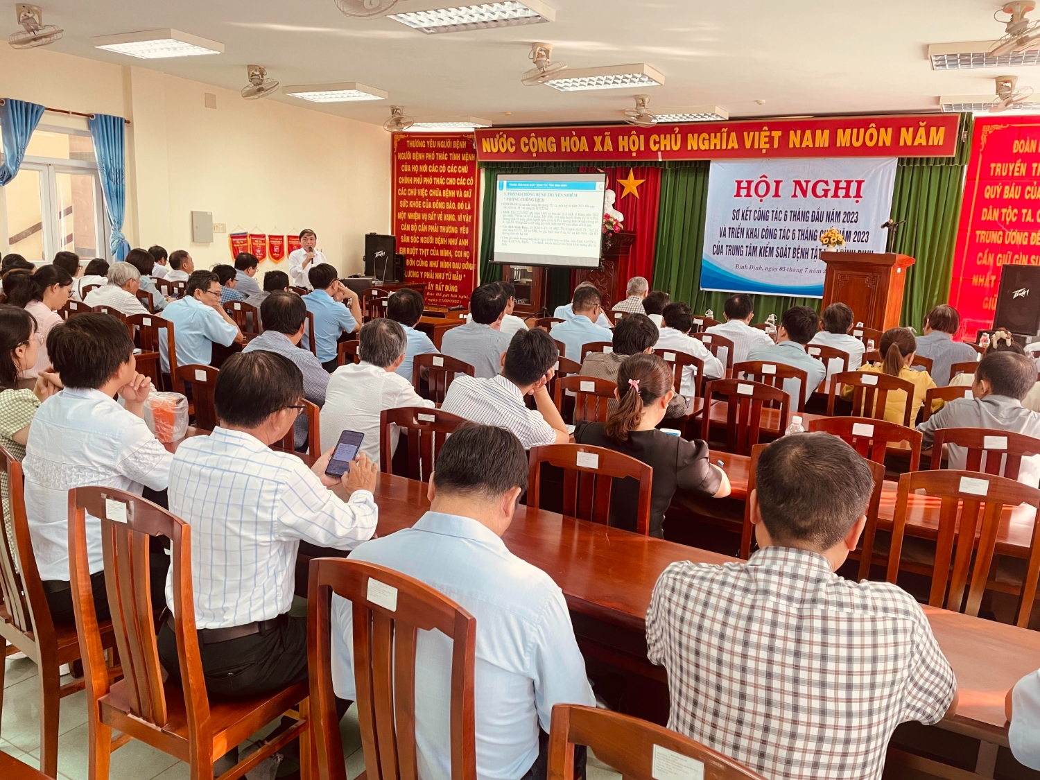 hinh 2 Lãnh trung tâm báo cáo