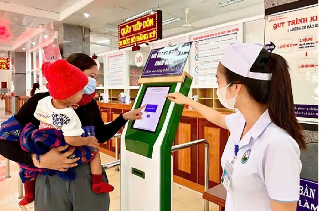 Ki-ốt y tế thông minh hỗ trợ người bệnh ở Gia Lai  ẢNH: SỞ Y TẾ TỈNH GIA LAI