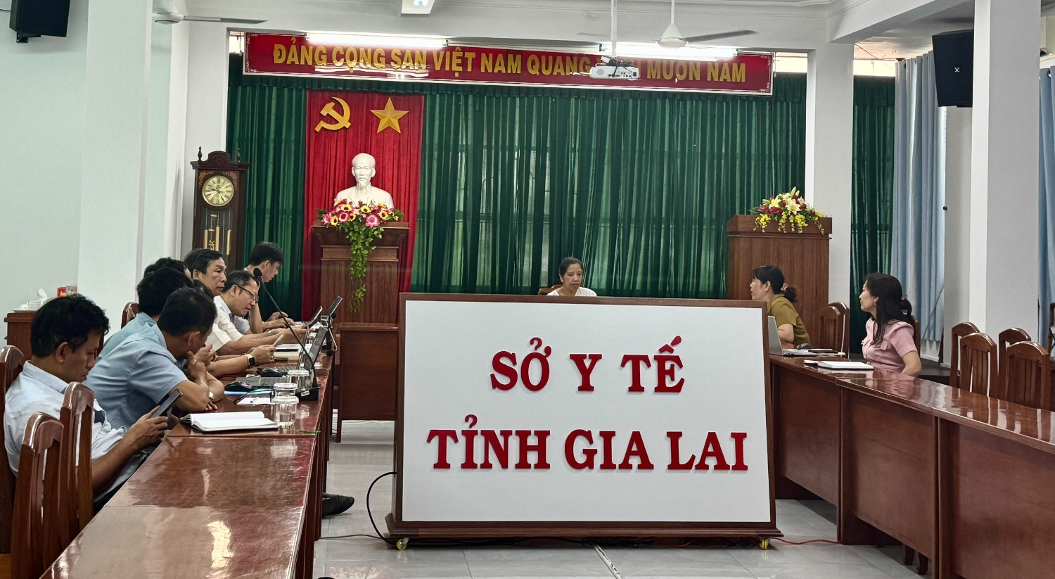 Toàn cảnh hội nghị tại điểm cầu Sở Y tế tỉnh Gia Lai ( Ảnh: Bích Thảo)
