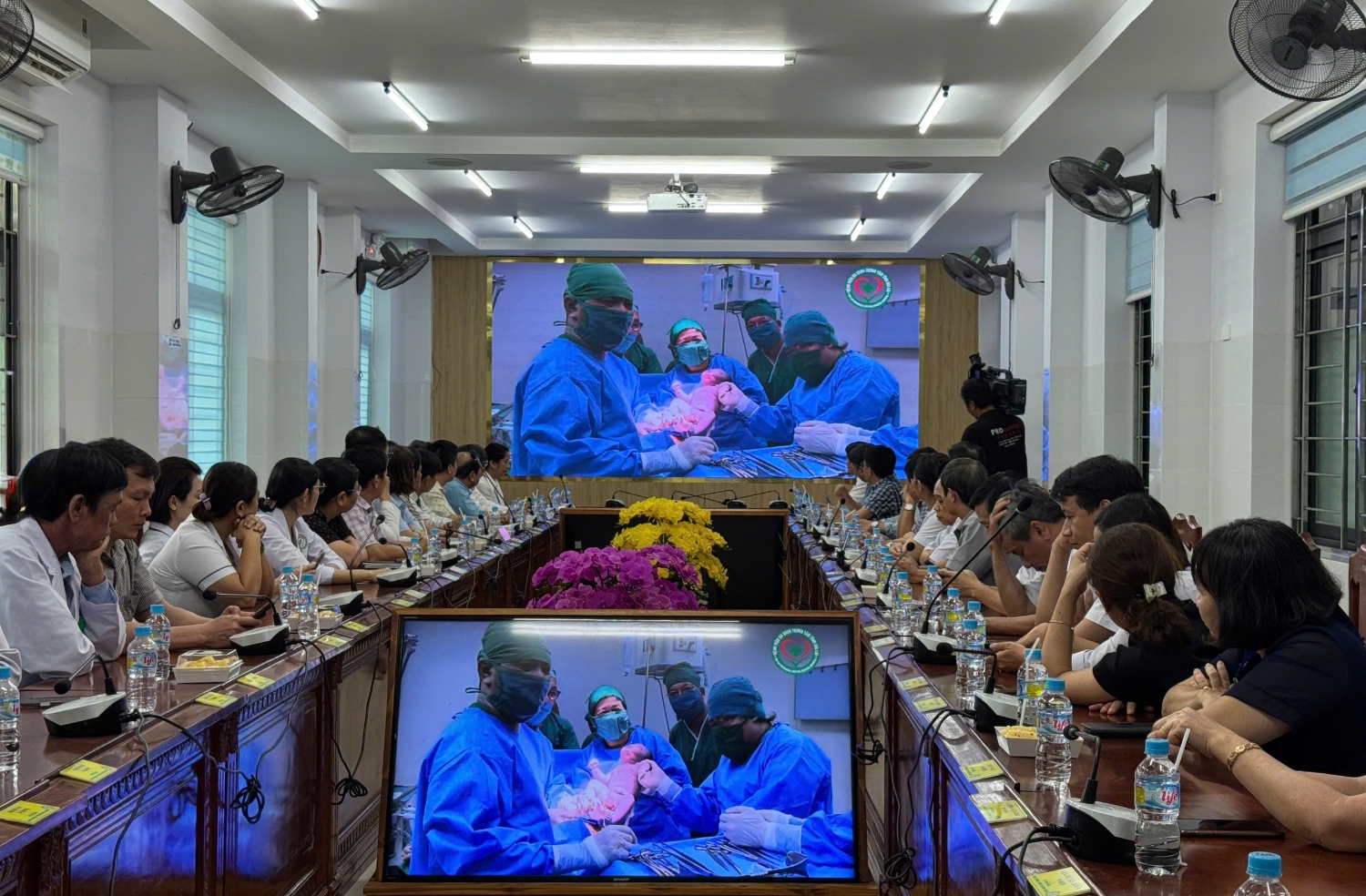 Quang cảnh lễ ký kết. (Bích Thảo)