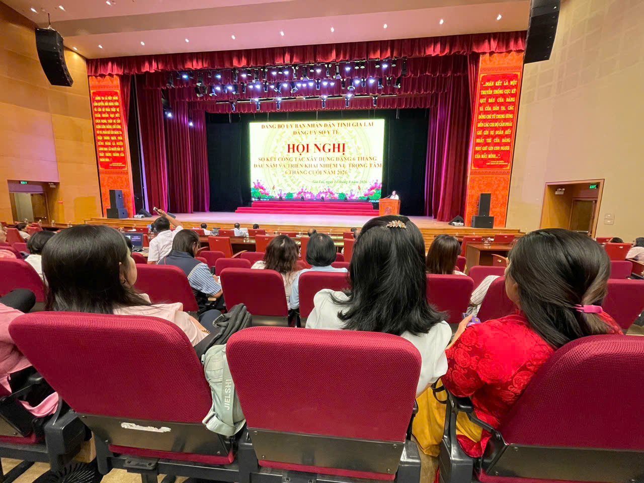 Quang cảnh Hội nghị sơ kết công tác xây dựng Đảng 6 tháng đầu năm và triển khai nhiệm vụ trọng tâm 6 tháng cuối năm 2026 (Ảnh: Nhất Tâm).