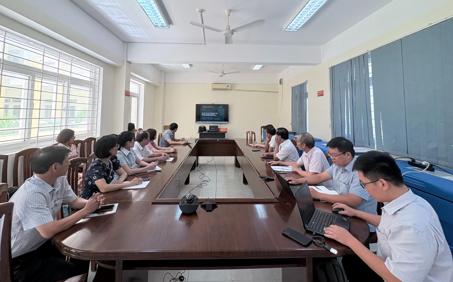 Quang cảnh buổi tập huấn tại điểm cầu Trung tâm Kiểm soát bệnh tật tỉnh Gia Lai (Ảnh: Thu Phương)