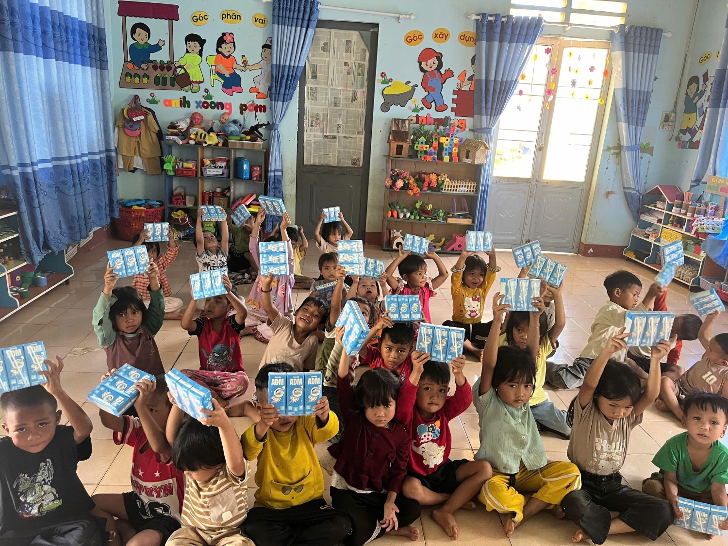 Trẻ em thụ hưởng từ Chương trình “Quỹ Sữa vươn cao Việt Nam”.