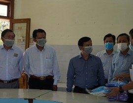 Phó Chủ tịch UBND tỉnh Nguyễn Tuấn Thanh kiểm tra công tác phòng, chống dịch, khu cách ly của BVĐK Khu vực Bồng Sơn (Xuân Phước)